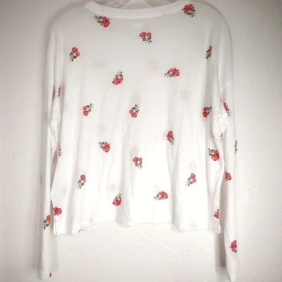 Victoria’s Secret lightweight 🌹🌹long sleeve pullover shirt tee top xs - Picture 2 of 6
